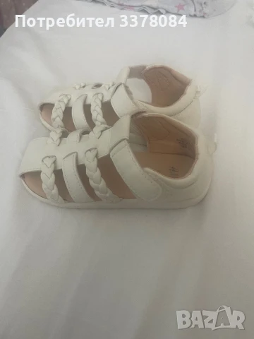 Детски бели сандали HM, снимка 4 - Детски сандали и чехли - 50593016