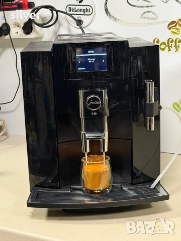 Кафемашина кафе автомат JURA E8 с гаранция, снимка 2 - Кафемашини - 52543915