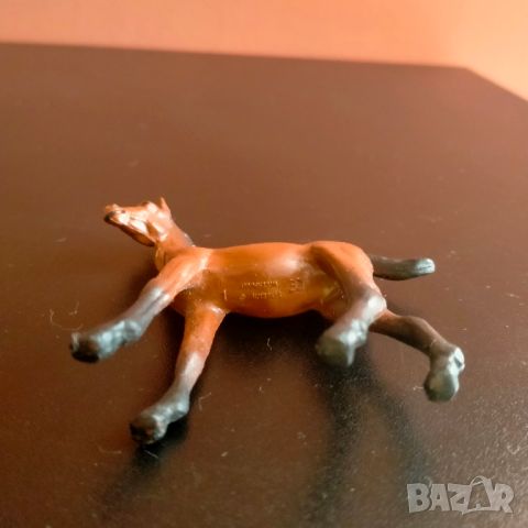 Колекционерска фигурка Schleich Horse Brown Foal W.Germany 13103, снимка 6 - Колекции - 45935829