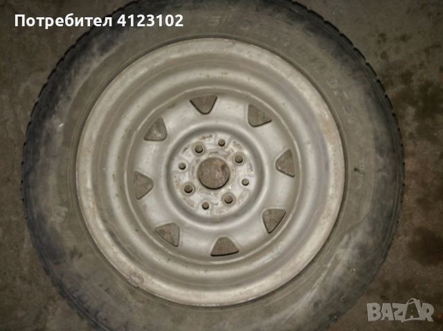 Продавам гуми за Лада,Москвич и Форд, снимка 1 - Гуми и джанти - 46248760