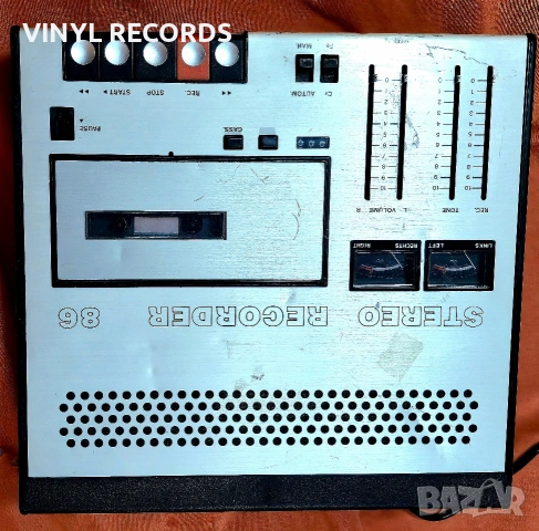 🎶 ВИНТИДЖ СТЕРЕО МАГНЕТОФОН ITT SCHAUB-LORENZ – КЛАСИКА ОТ ЗЛАТНАТА ЕРА 🎶, снимка 2 - Декове - 53310105