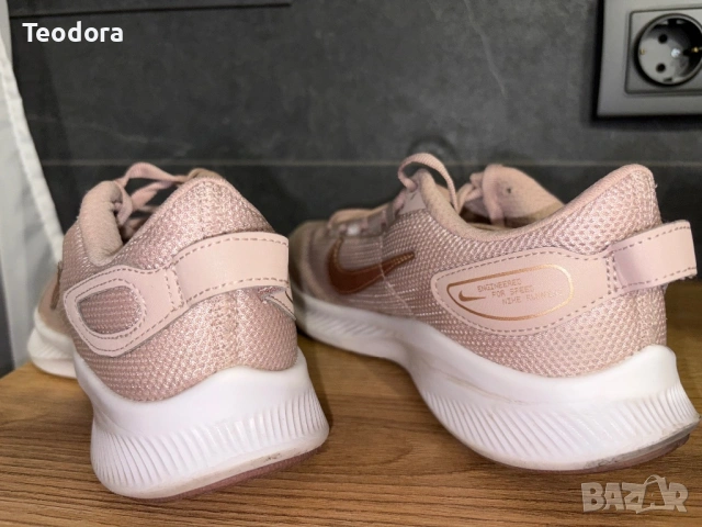 Спортни маратонки Nike, снимка 3 - Маратонки - 54184154