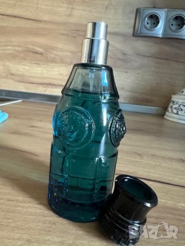 Versace Jeans Blue 75ml, снимка 4 - Мъжки парфюми - 46810921