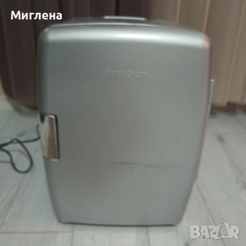Мини хладилник на 12 и 220 волта, снимка 2 - Хладилници - 49414442