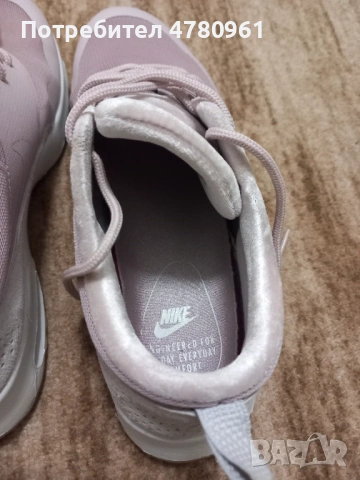 Дамски маратонки Nike, снимка 3 - Маратонки - 54018866