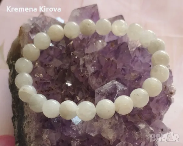 Дамски гривни от лунен камък. Ръчна изработка Бижута Луди гъби. Идея за подарък., снимка 2 - Гривни - 50031270