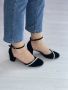 Елегантност с блясък: Изчистени дамски затворени сандали с ток и бляскав акцент, снимка 1 - Сандали - 45655386