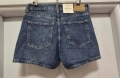 Нови със етикет. Дамски оригинални къси панталонки дънкови. HENNES & MAURITZ. H& M, снимка 2