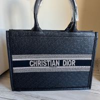 Нови дамски чанти Dior, снимка 3 - Чанти - 45312803
