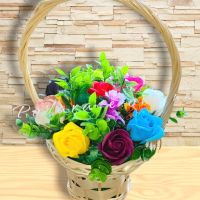 Букет в кошничка с ароматни сапунени рози от пластичен сапун , снимка 3 - Изкуствени цветя - 45657994