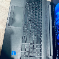 Лаптоп HP 250 G8 15.6”, снимка 3 - Лаптопи за работа - 44976707