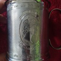 Метална колекционерска чаша за коронацията на кралица Елизабет. Англия., снимка 7 - Антикварни и старинни предмети - 45222731