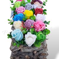 Букет от 17 броя ароматни сапунени рози в дървена кашпа , снимка 2 - Романтични подаръци - 45162987