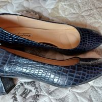 Сини, лачени обувки, кроко ефект, с нисък ток, снимка 2 - Дамски обувки на ток - 45156056