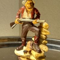 Ловец, детайлна статуетка от Германия. , снимка 2 - Статуетки - 45559584