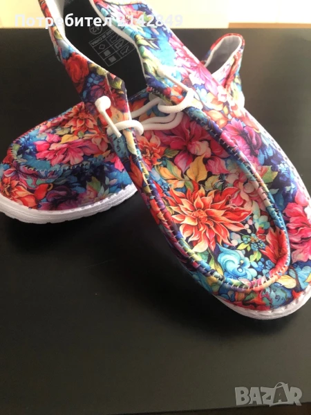 Чисто нови платнени кецове, снимка 1