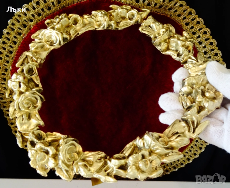 Бронзов венец,бронзова рамка с релефни цветя. , снимка 1