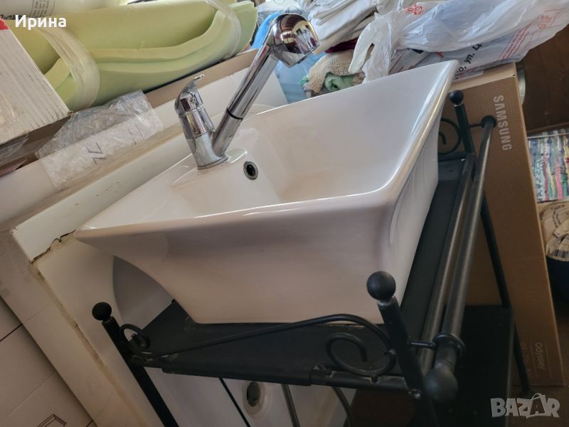 Мивка за баня, метален рафт, смесител, снимка 1
