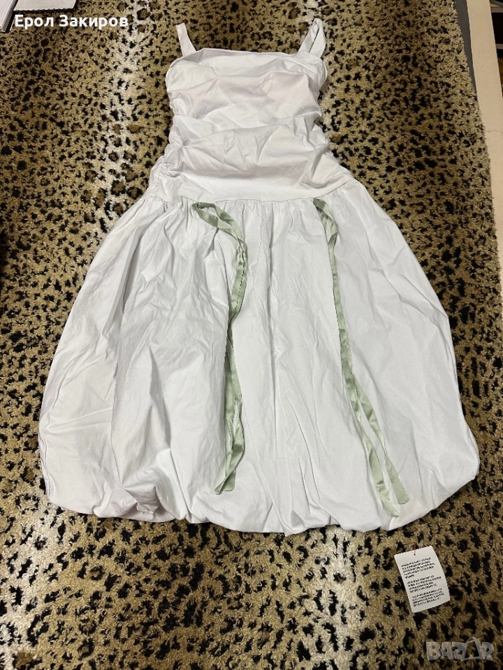 Бяла набрана рокля , снимка 1