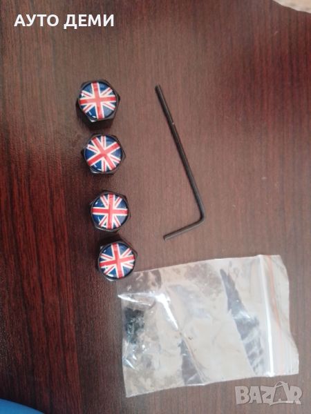 Хром и черни качествени капачки за вентили с емблеми знаме на Англия, снимка 1