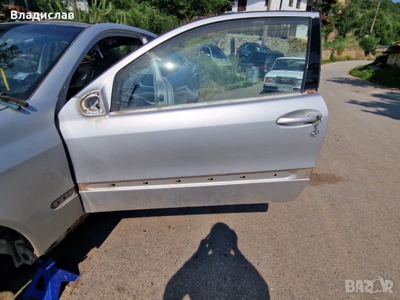 Предна лява врата Mercedes w203 sport coupe , снимка 1