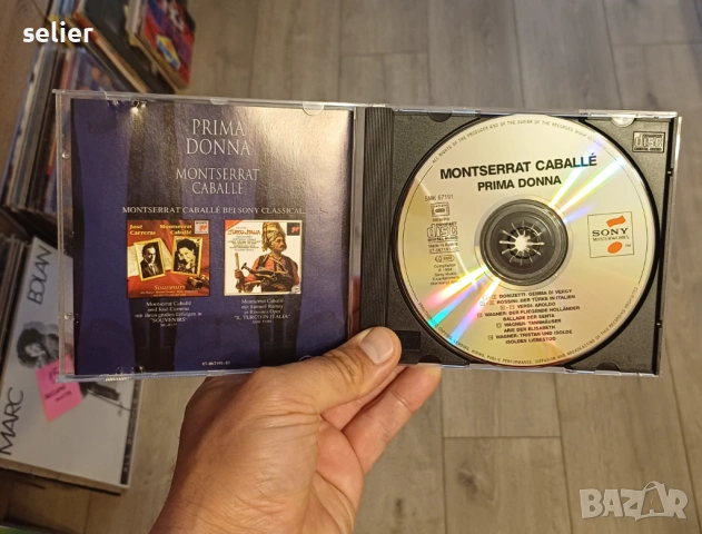 Montserrat Caballé ‎– Prima Donna Оригинален диск Издание 🇦🇹 AUSTRIA 1994г Състояние на диска:NEAR, снимка 2 - CD дискове - 53763082