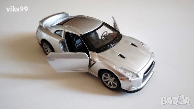 Nissan GT-R 2009 Maisto 1:40, снимка 6 - Колекции - 46531533