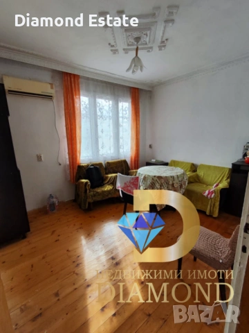 Двуетажна къща близнак в град Чирпан, снимка 6 - Къщи - 54039893