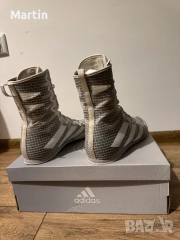 Adidas Box Hog 4, снимка 1 - Бокс - 48832312