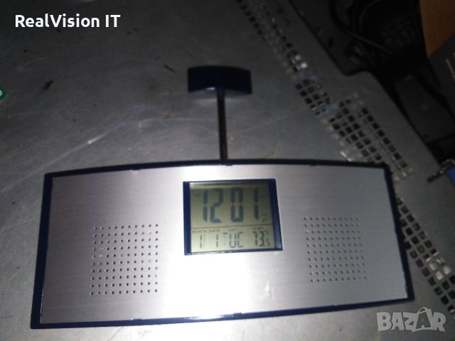 Портативен FM радио часовник , снимка 1 - Радиокасетофони, транзистори - 45998283