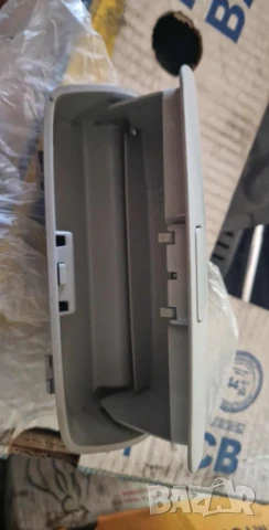 кутия зa очила Пасат Б6 vw passat pasat B6 kutiq ochila, снимка 2 - Части - 51280094