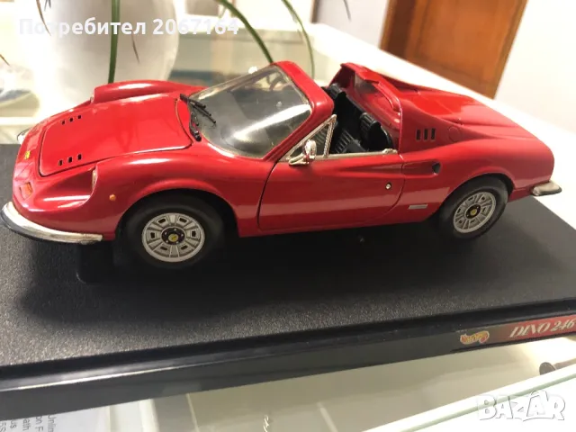 Ferrari Dino 246 1/18, снимка 3 - Колекции - 47094406