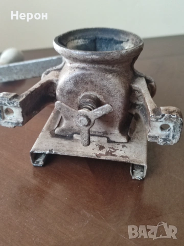 Машинка за млене на пипер/подправки, снимка 5 - Колекции - 53672419