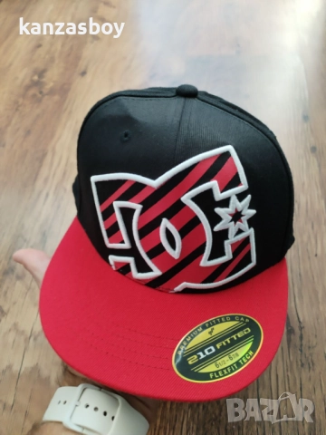 DC hat - страхотна ловна шапка КАТО НОВА