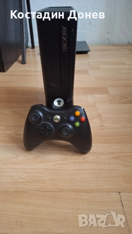 Xbox 360 комплект със една игра.