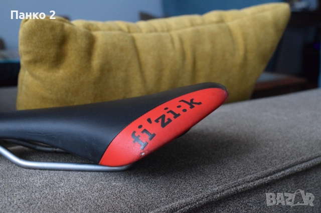 Седалка Fizik Antares Червена, снимка 3 - Аксесоари за велосипеди - 52546870