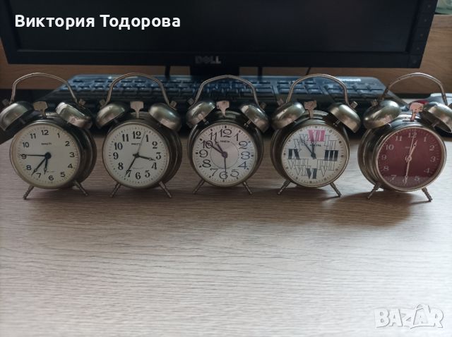Продавам малък часовник будилник Ракета , снимка 3 - Антикварни и старинни предмети - 39438731
