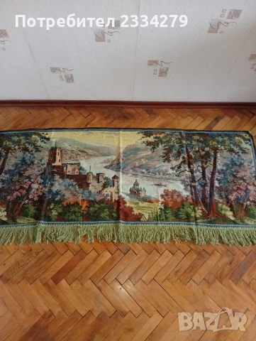 Стар гоблен поставен в остъклена дървена рамка и старинен кавьор за стена., снимка 10 - Гоблени - 54108978