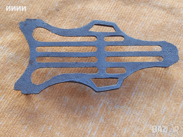 Скара за ютия на жар 4