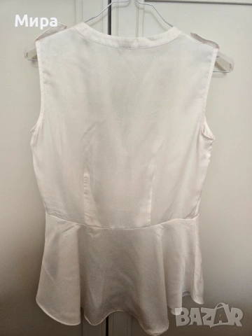 Блуза Guess, снимка 2 - Блузи с дълъг ръкав и пуловери - 53791278