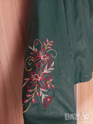 Макси зелено кожено яке с бродерия на ръкава , снимка 7 - Якета - 54003918