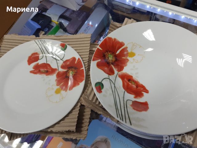 Комплект порцеланови чинии с цветя 18 части, снимка 2 - Сервизи - 45656159