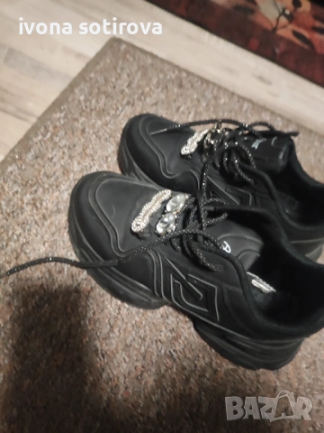 Обувки, снимка 2 - Дамски ежедневни обувки - 54094794