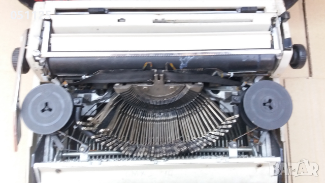 стара ръчна пишеща машина в куфар , снимка 8 - Антикварни и старинни предмети - 44993314