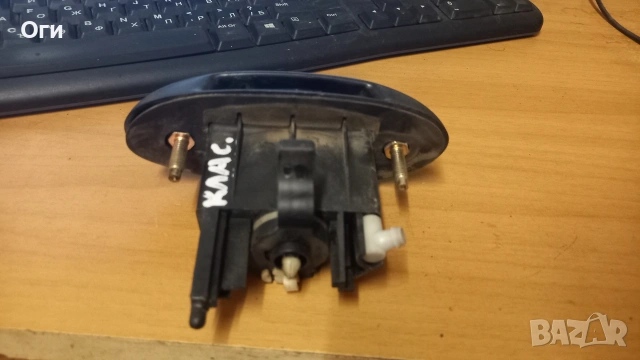 Дръжка/ключалка заден капак за Рено Меган Класик 98-02г., снимка 2 - Части - 53234715