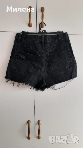 Къси дънки Bershka размер XS, снимка 2 - Къси панталони и бермуди - 53642083