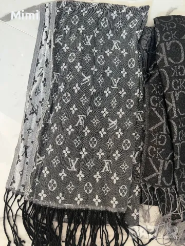 Шалове Luis Vuitton и Calvin Klein , снимка 5 - Шалове - 48704040