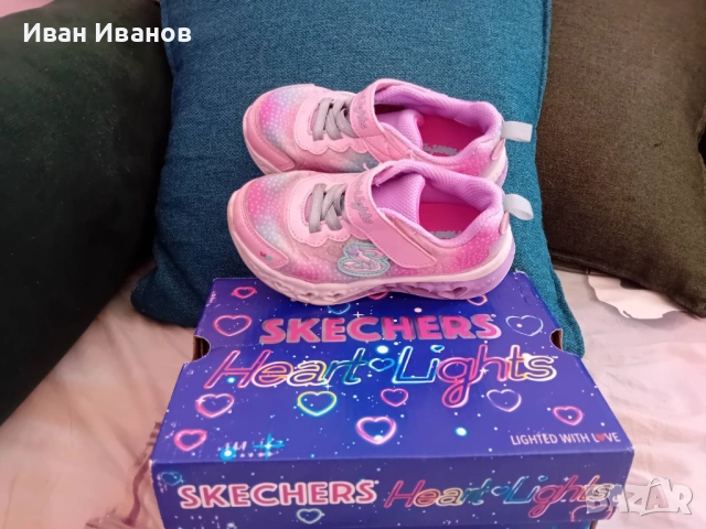 Оригинални детски SKECHERS Обувки Flutter Heart Lights, снимка 12 - Детски маратонки - 51655920