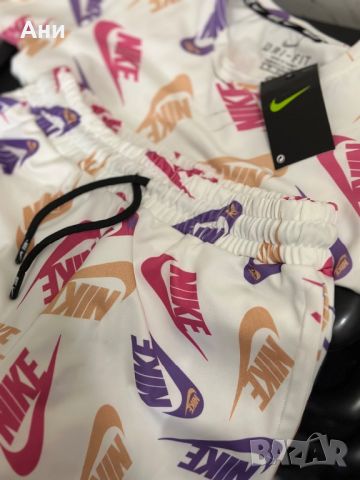 Ново! Дамски комплект Nike S/M, снимка 1 - Спортни екипи - 45798770