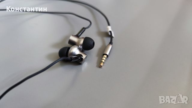 Слушалки Xiaomi Mi In-Ear Headphones Pro HD, снимка 2 - Слушалки и портативни колонки - 46365936